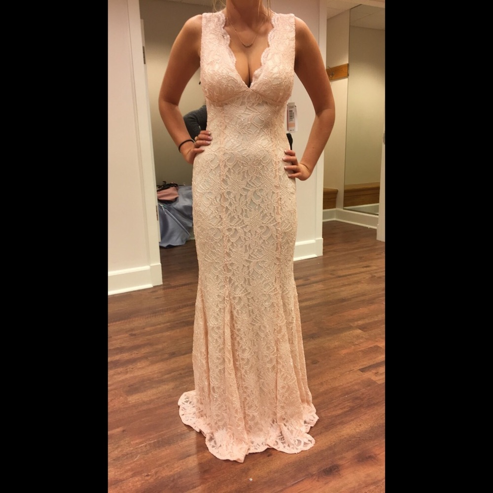 Prom dress - Picture 1 of 3